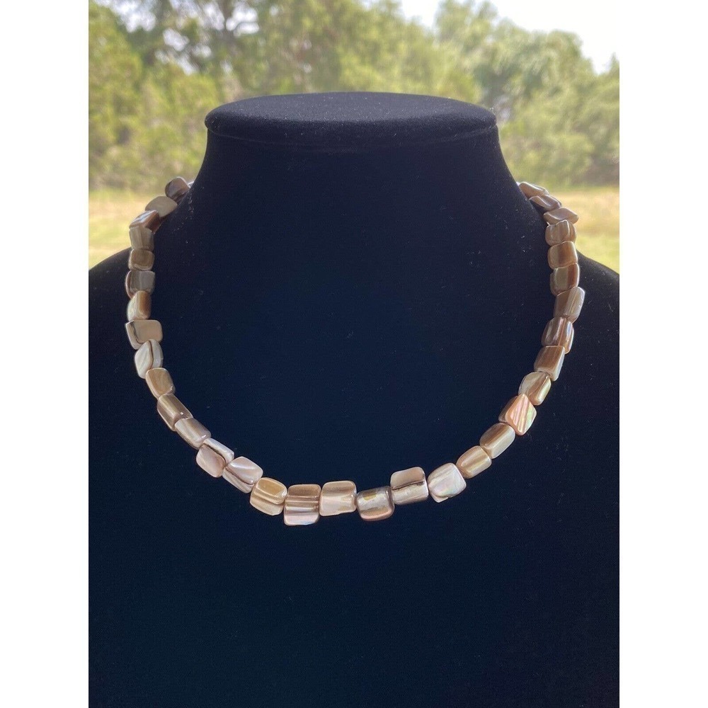 Premier Designs Necklace Shells Beige 18”+2.25”